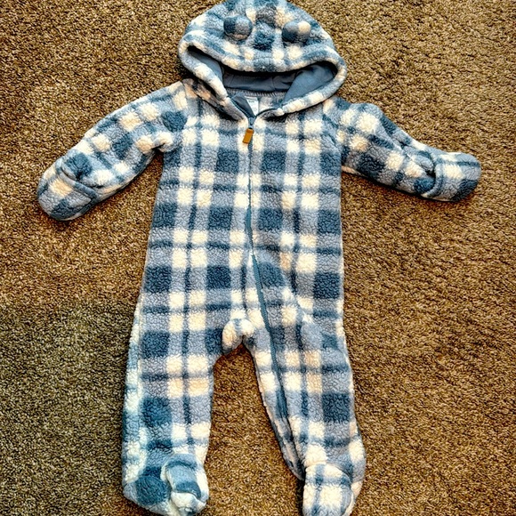 Carters warm onesie - Picture 1 of 2